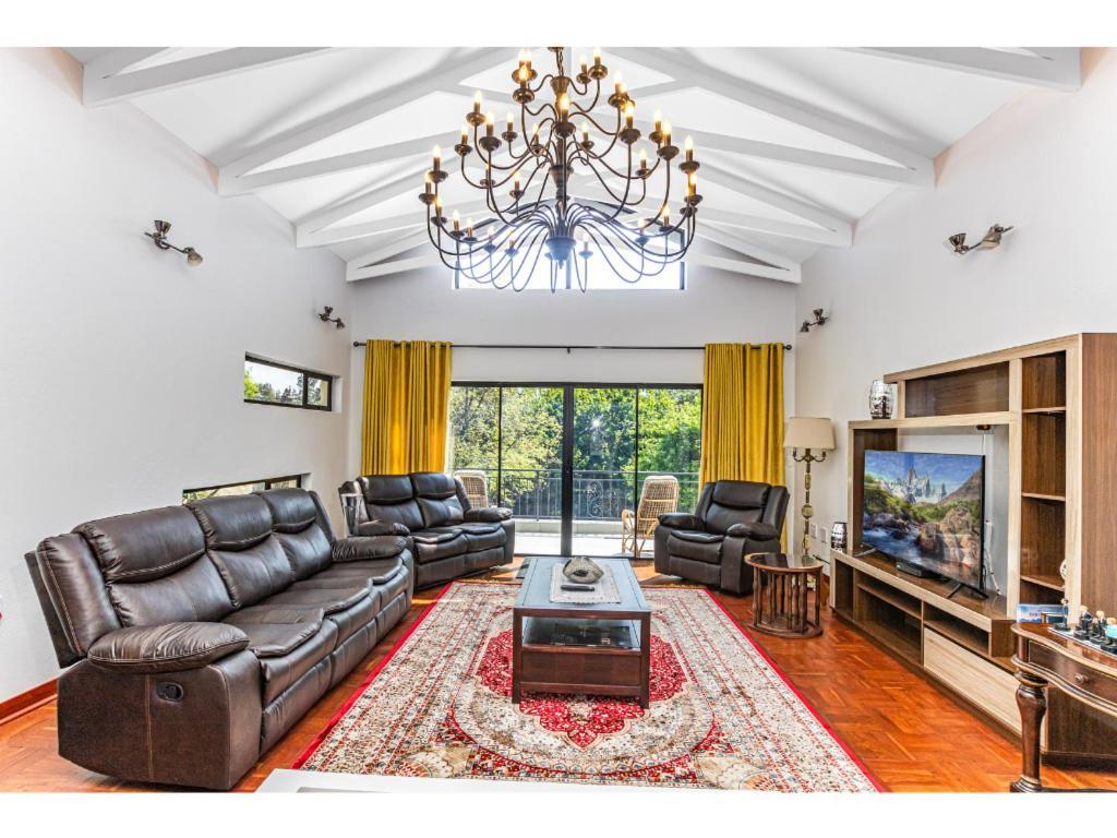 Kwamagogo Villa, Chartwell Apartment