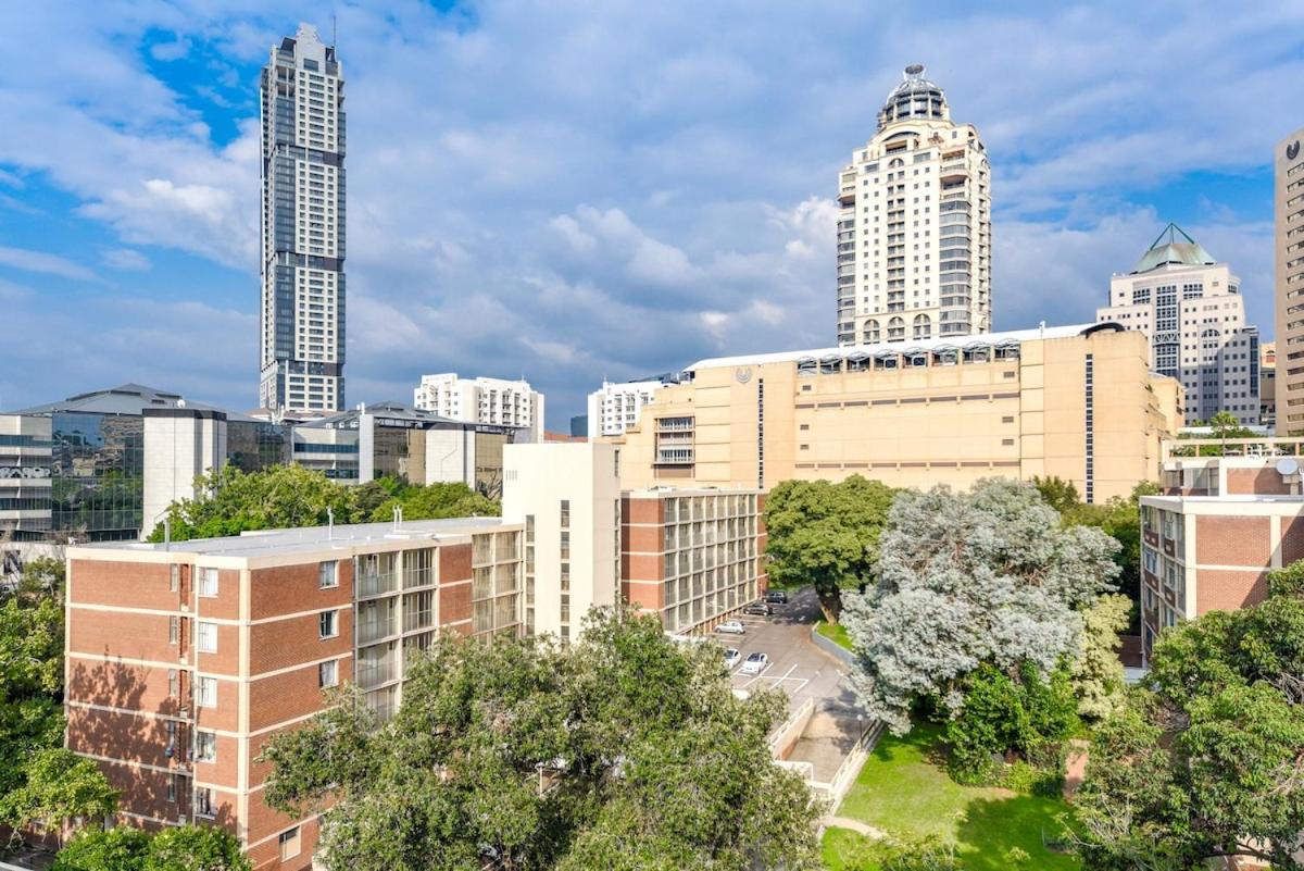 Chic With Panoramic Sandton Views Apartment *