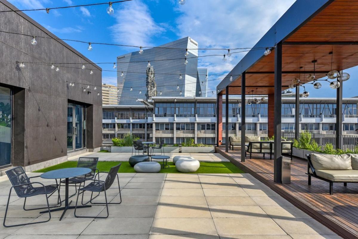 Apartment Chic With Panoramic Sandton Views *