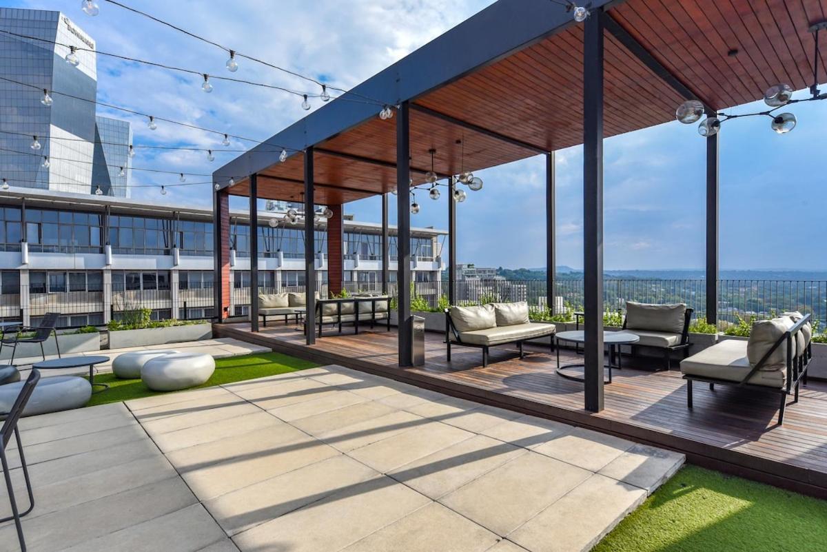 Chic With Panoramic Sandton Views Apartment Johannesburg