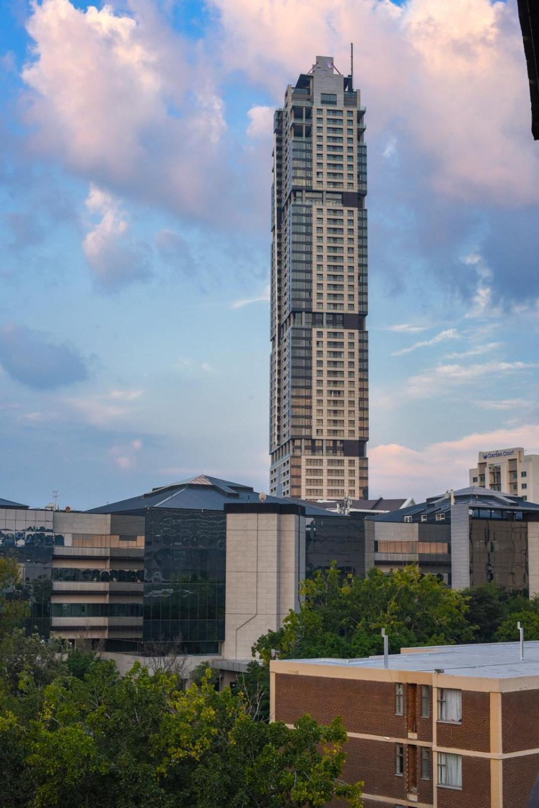 Chic With Panoramic Sandton Views Apartment *