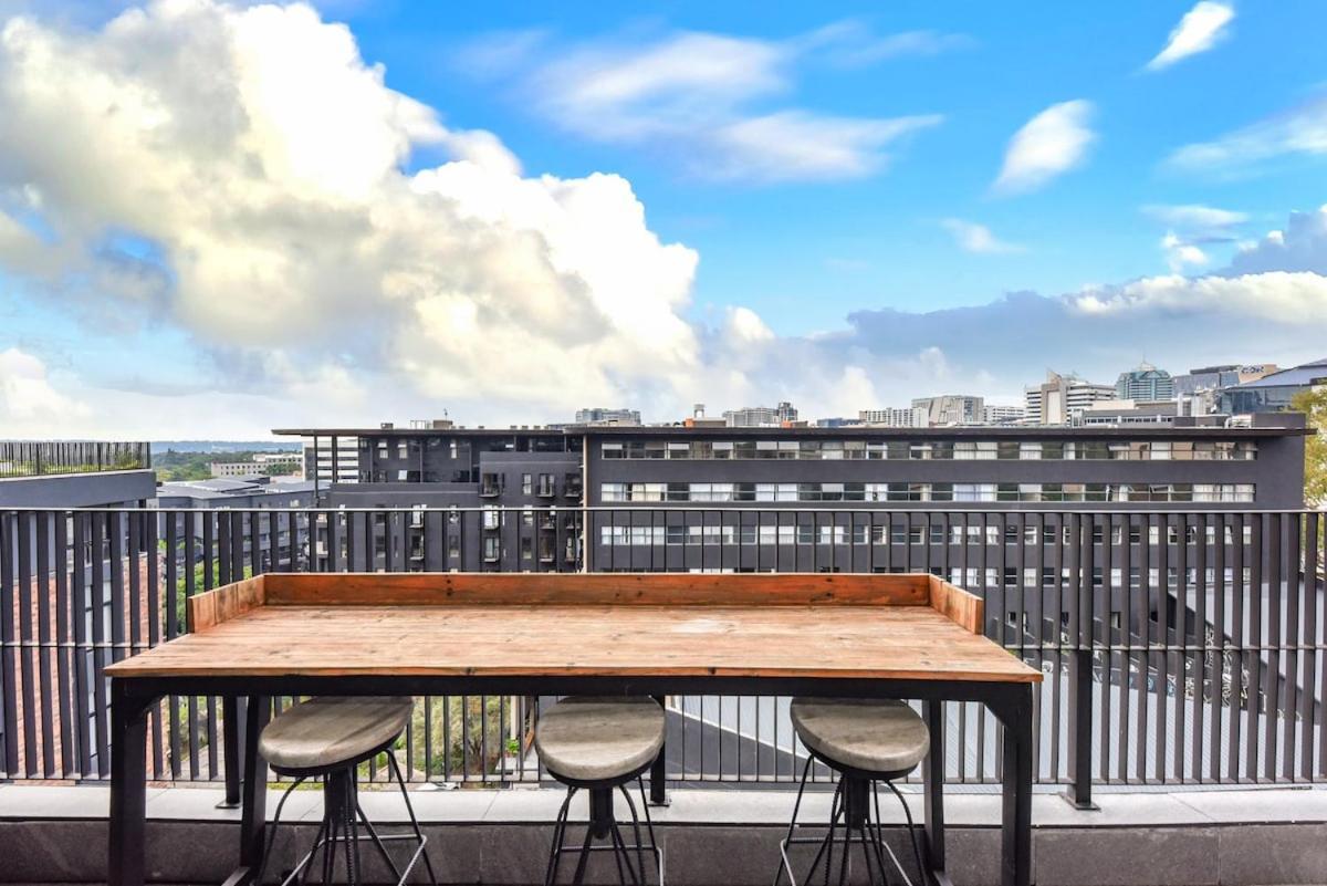 Chic With Panoramic Sandton Views *