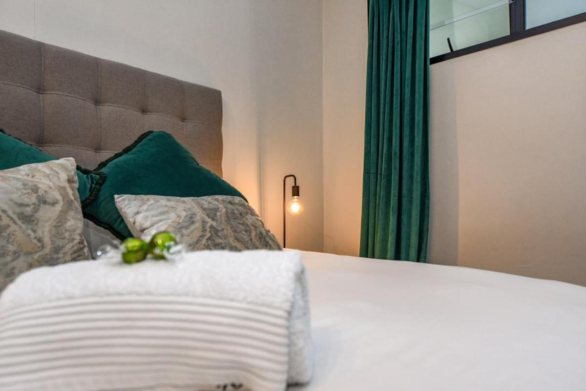 Apartment Chic With Panoramic Sandton Views Johannesburg