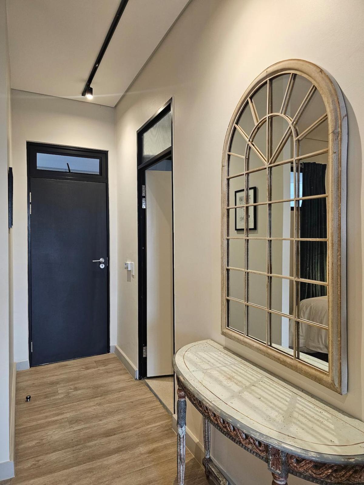 Apartment Chic With Panoramic Sandton Views Johannesburg