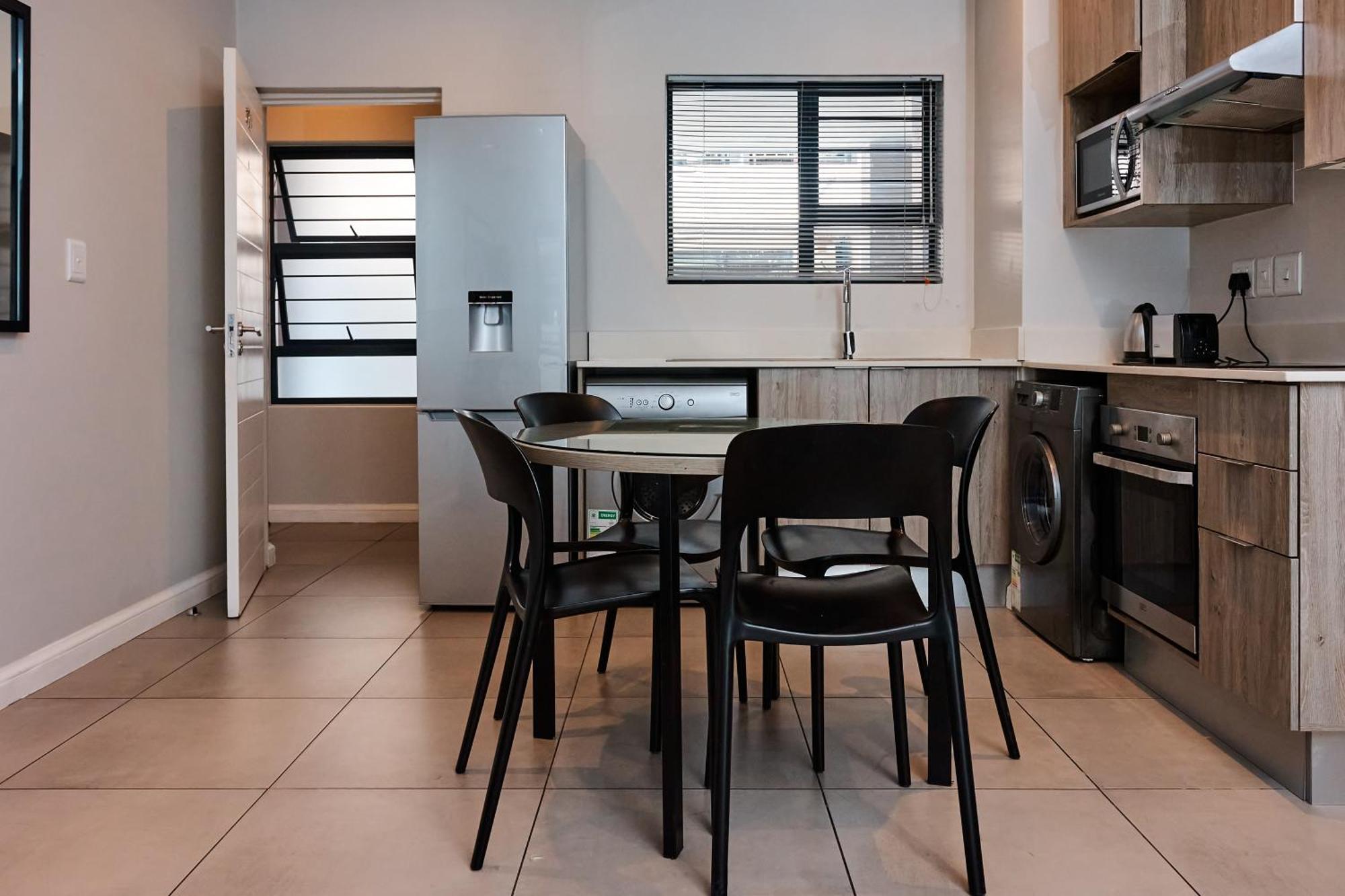 Modern 2 Bedroom Wifi Netflix Apartamento *