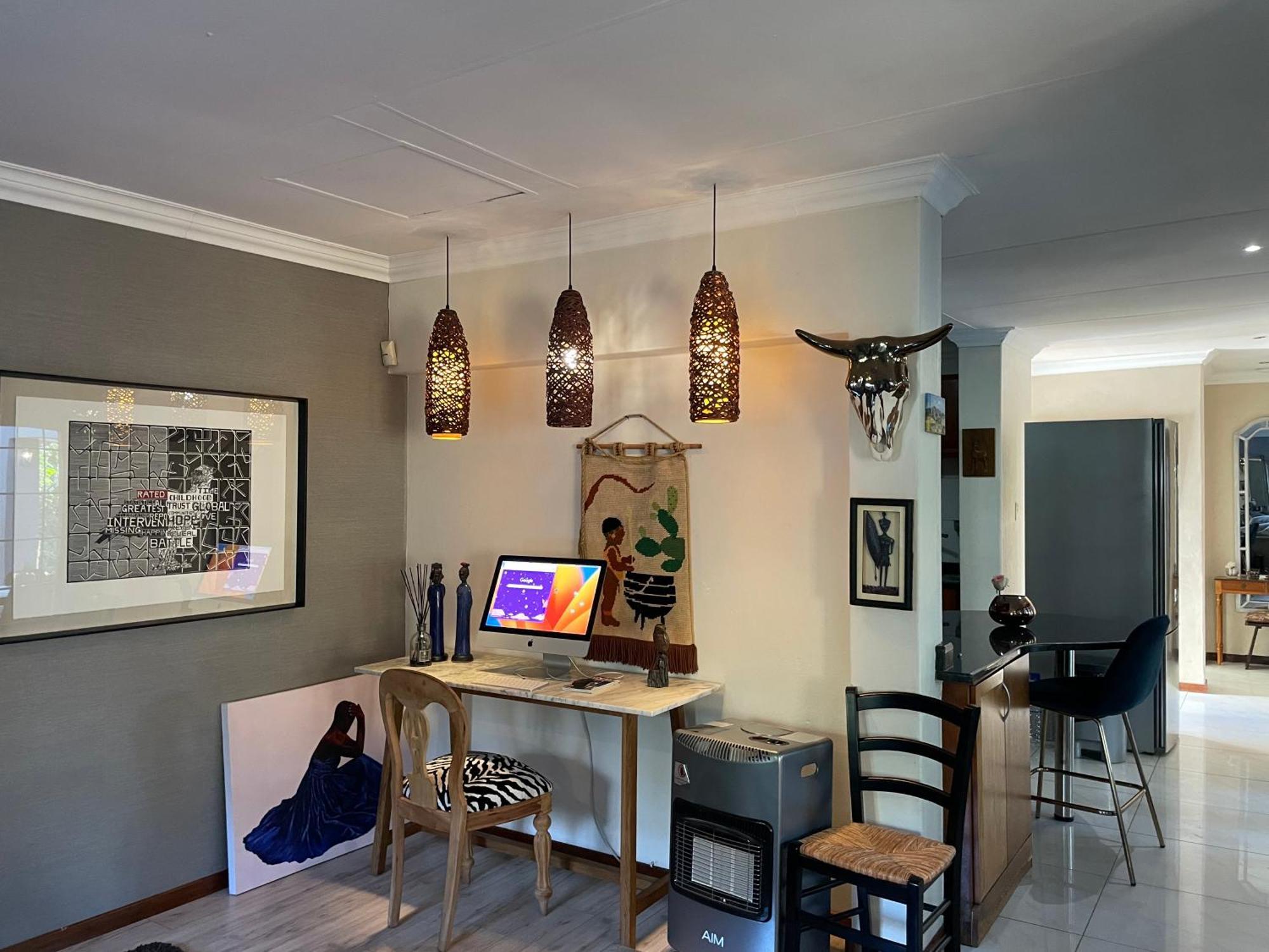 The Little Mongrel Bryanston * Joanesburgo