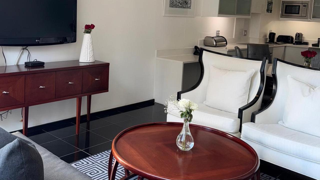 Luxury 1-Bedroom Suite In Sandton * Johannesburg