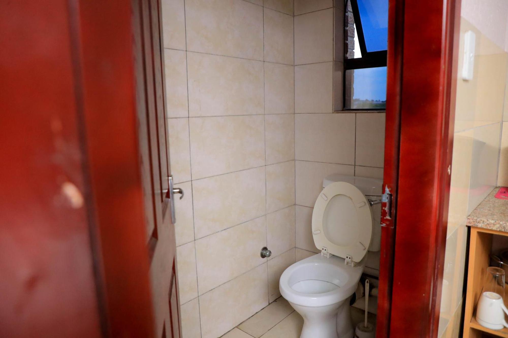 Yeoville Hotel 4*