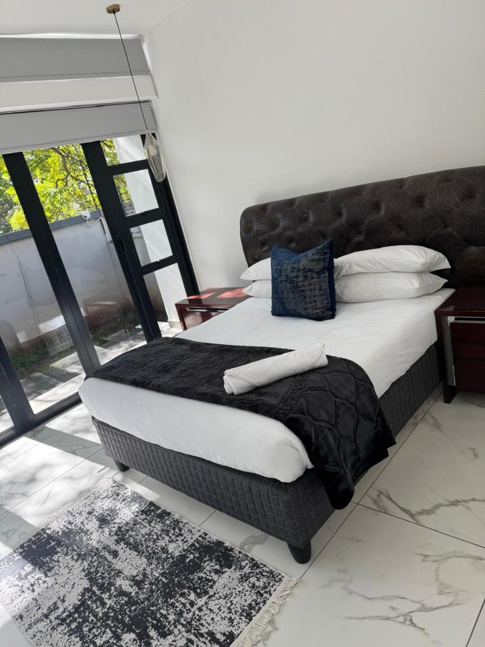 Villa Solar - Powered Bryanston *