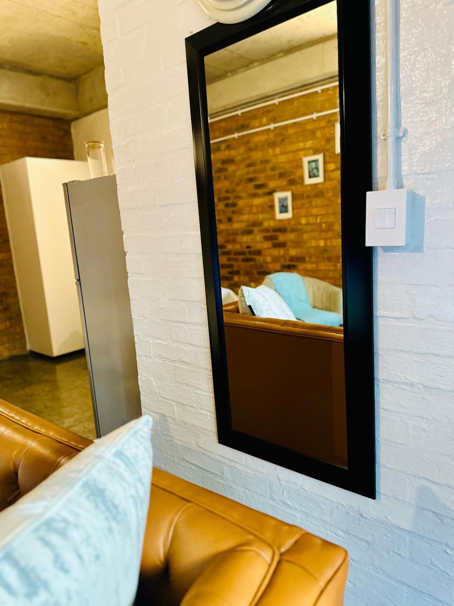 Morden Cozy Retreat In Maboneng *