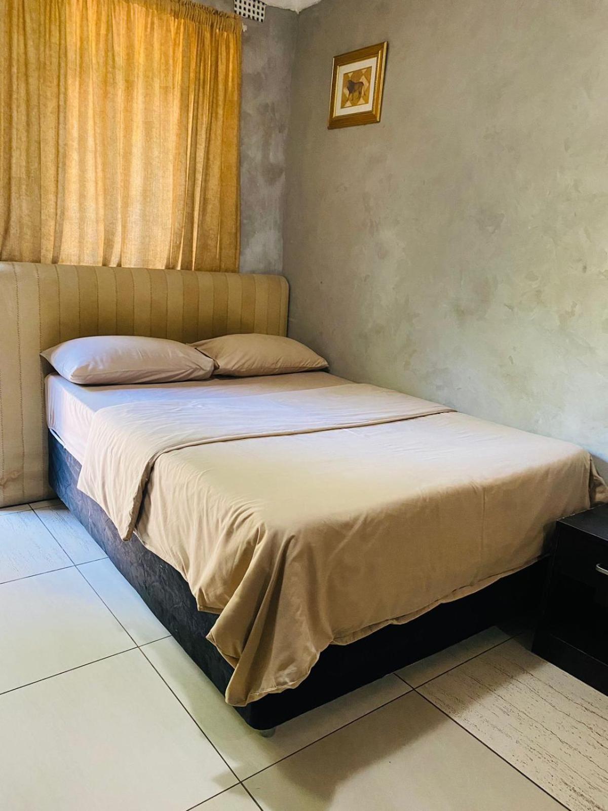Nhà trọ Rosebank & Backpacker *