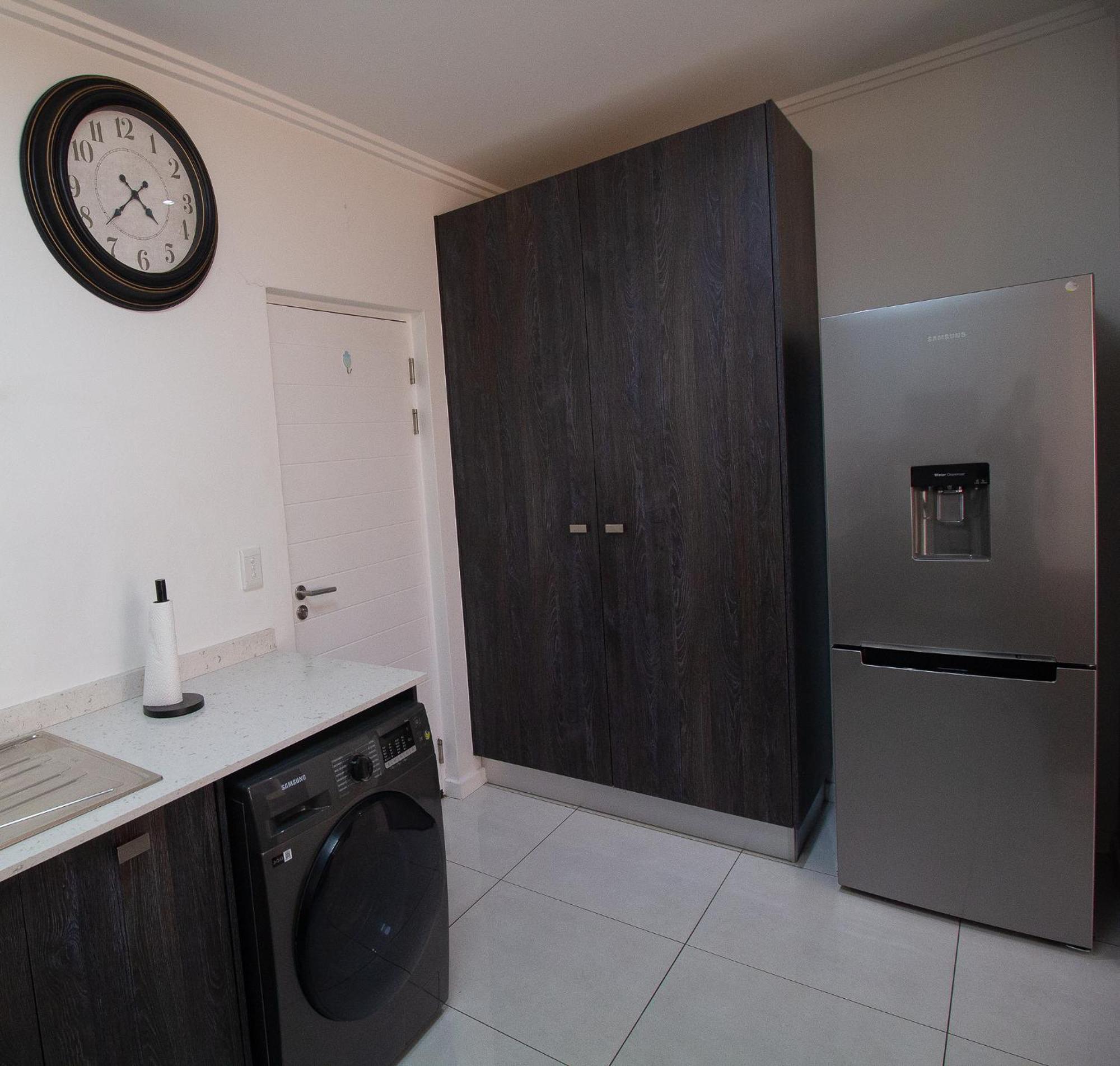 Apartment 2br-2ba - Rivonia 1 *