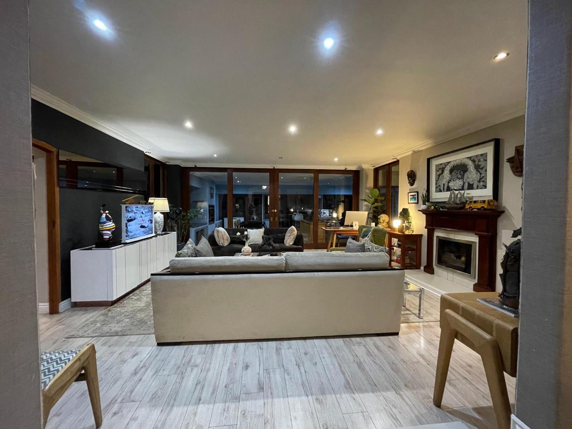 The Ridgeback, 4 Bedroom House Bryanston