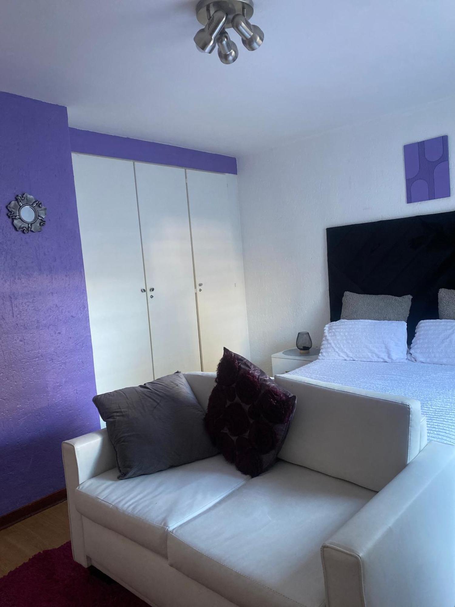Snowy Purple Sandton 1 Apartment