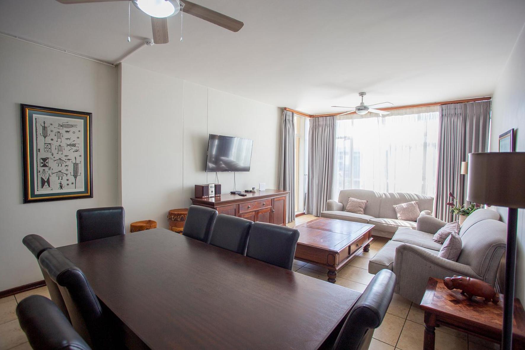Luxurious 3-bedroom Sandton Retreat At 7 Alice Lane Apartment *