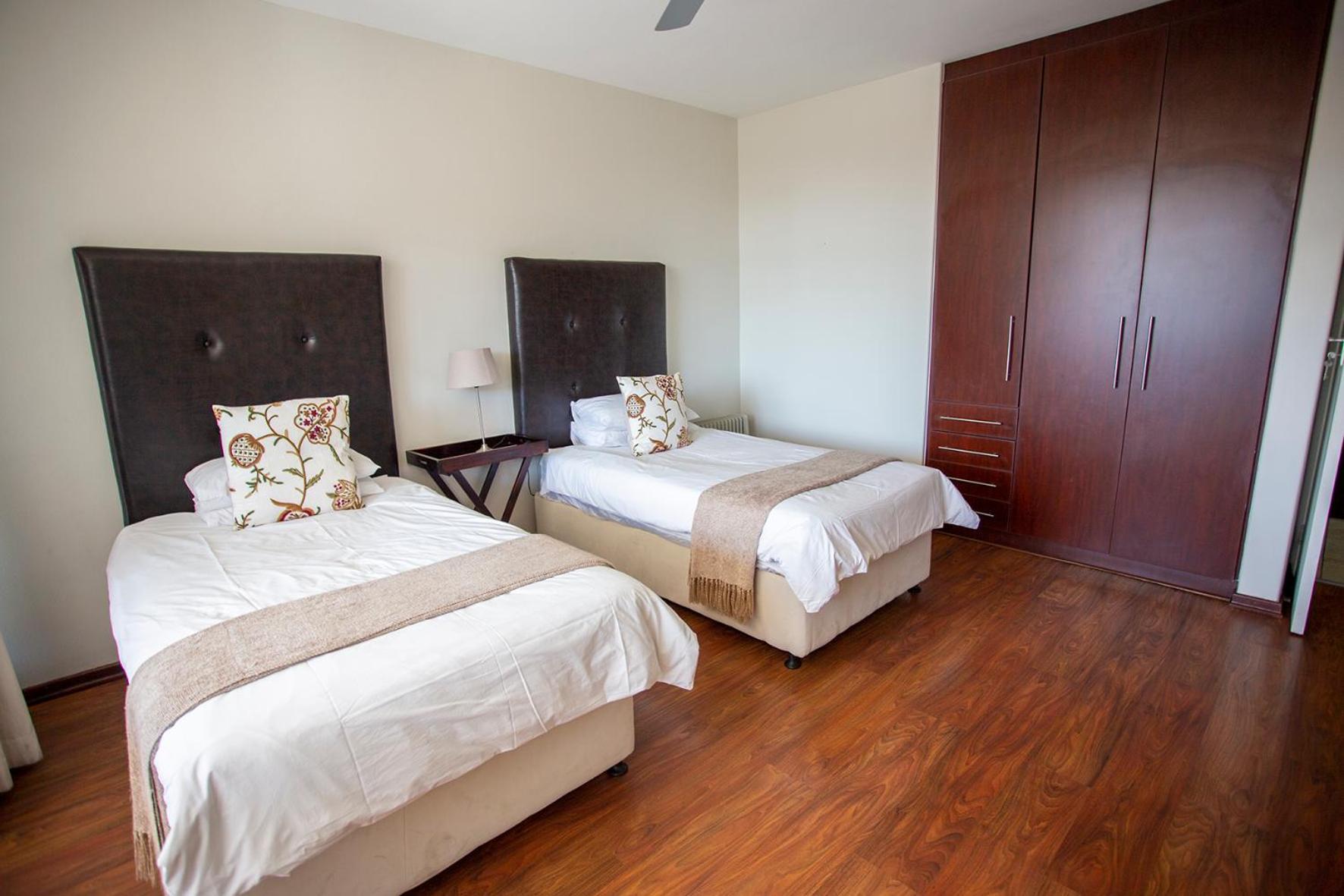Apartment Luxurious 3-bedroom Sandton Retreat At 7 Alice Lane Johannesburg