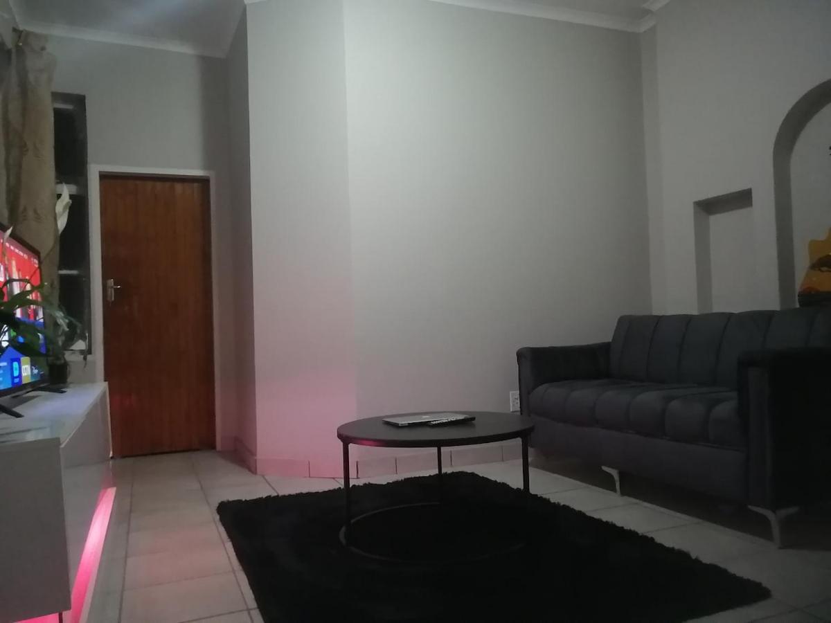 Modern 2 Bedroom In Upper Houghton, Near Wits, Uj Apartment