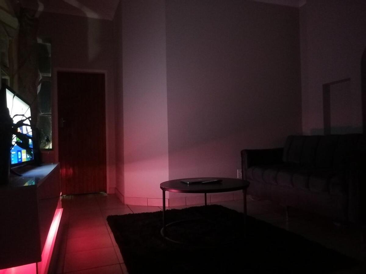Modern 2 Bedroom In Upper Houghton, Near Wits, Uj Apartment
