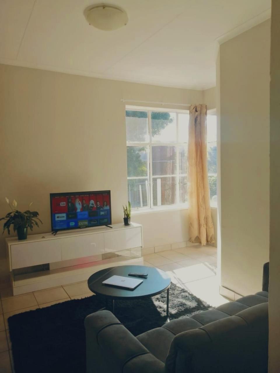 Apartment Modern 2 Bedroom In Upper Houghton, Near Wits, Uj Johannesburg