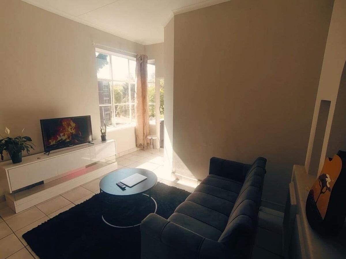 Apartment Modern 2 Bedroom In Upper Houghton, Near Wits, Uj Johannesburg