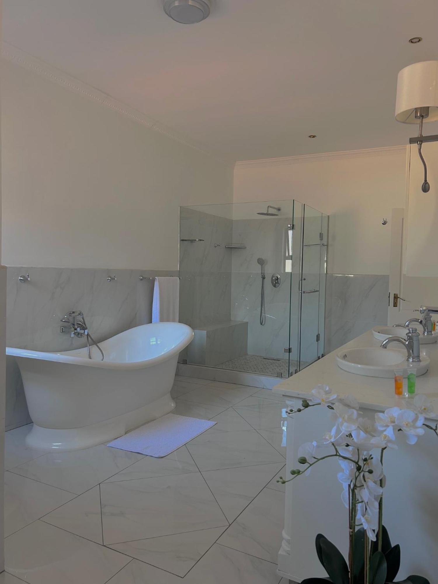 Adinkra Boutique Hotel 3*