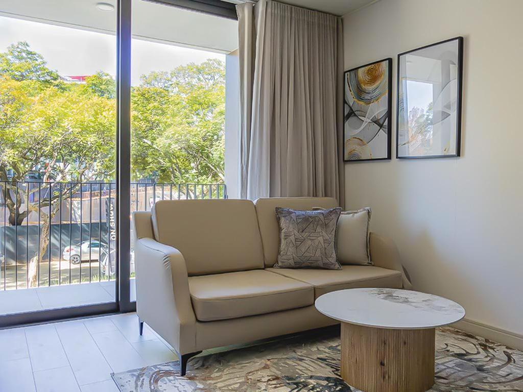 Khách sạn hẻo lánh One Rosebank Executive *