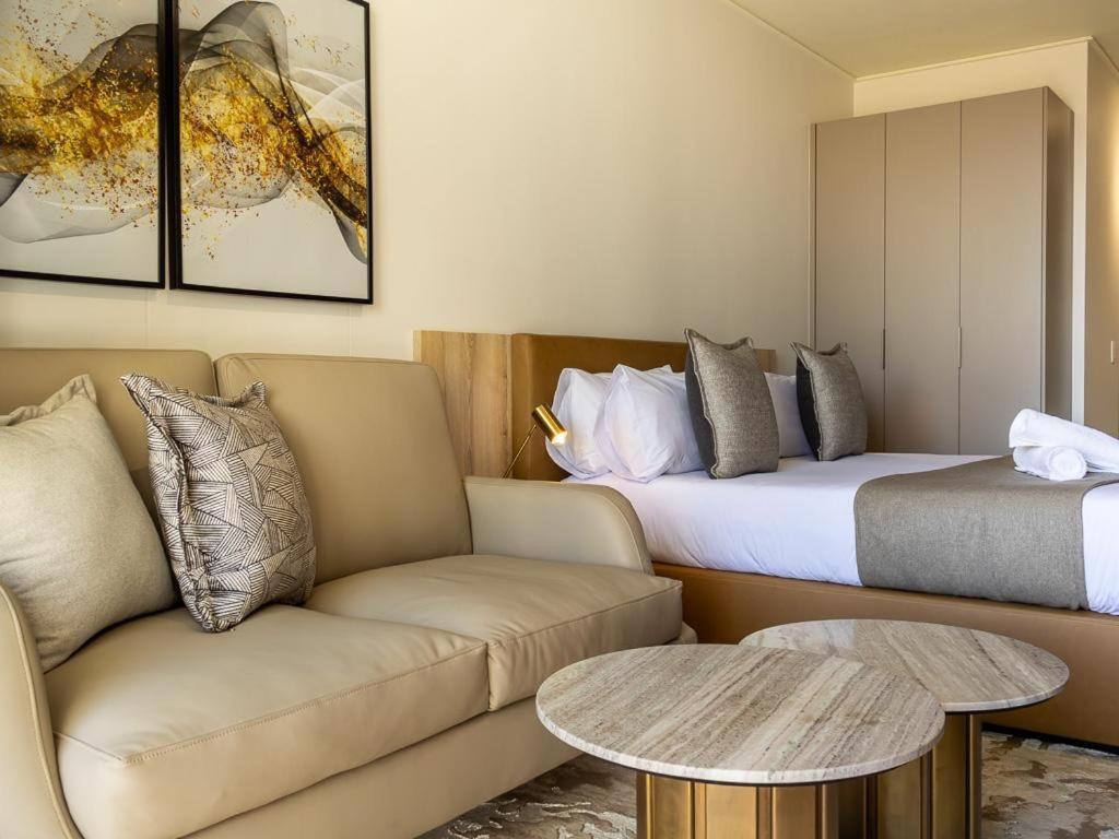 Khách sạn hẻo lánh One Rosebank Executive