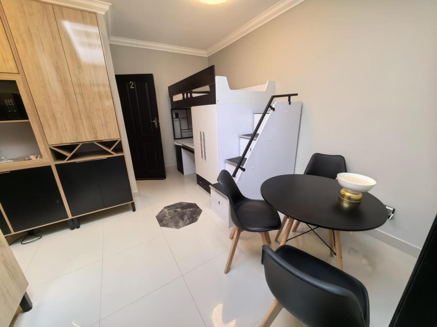Bryanston Palms Aparthotel