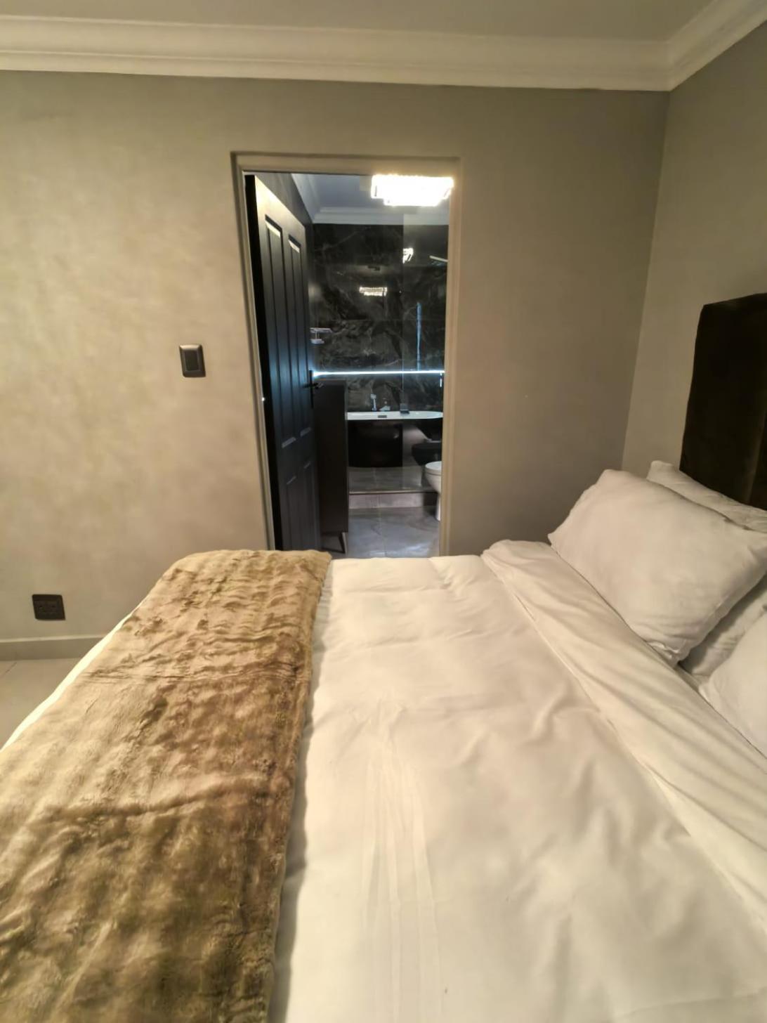 Bryanston Palms Aparthotel *