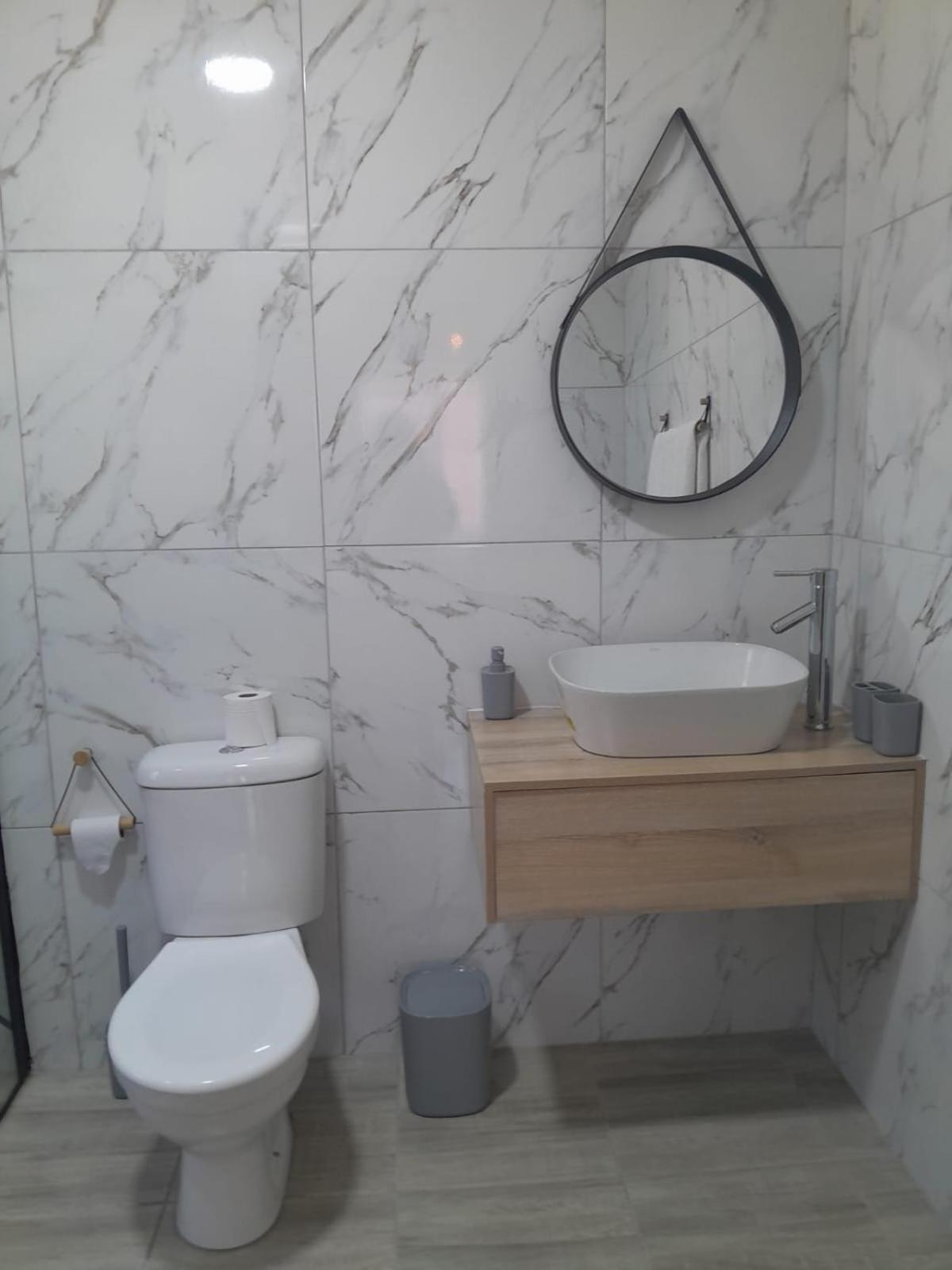 Nhà khách Nu Oasis *