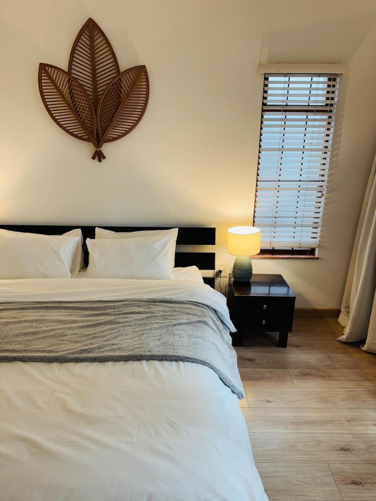 14th Street Retreat - Parkhurst *