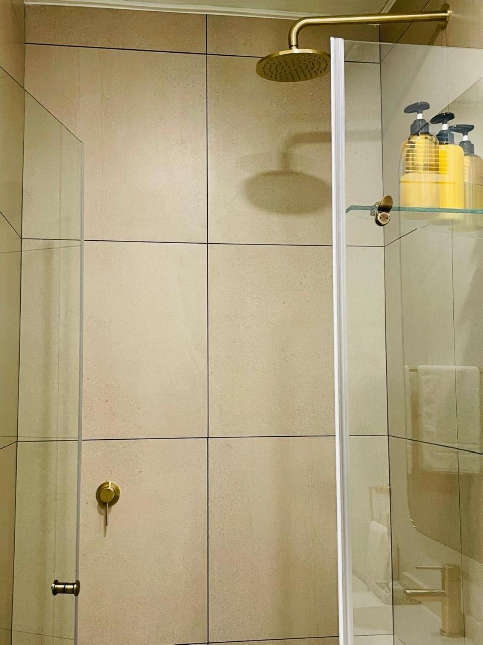 Apartment Urban Luxe Stay - 5 Min To Gautrain & Parking Johannesburg