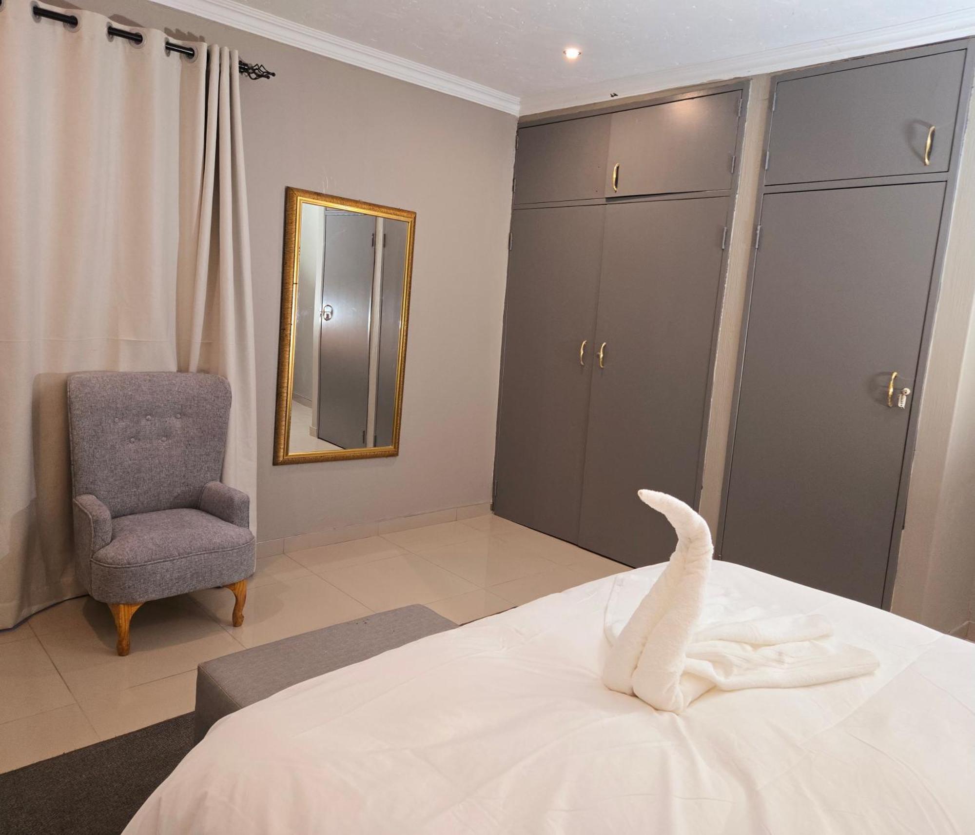 The Hide On Aston-sandton Guest house