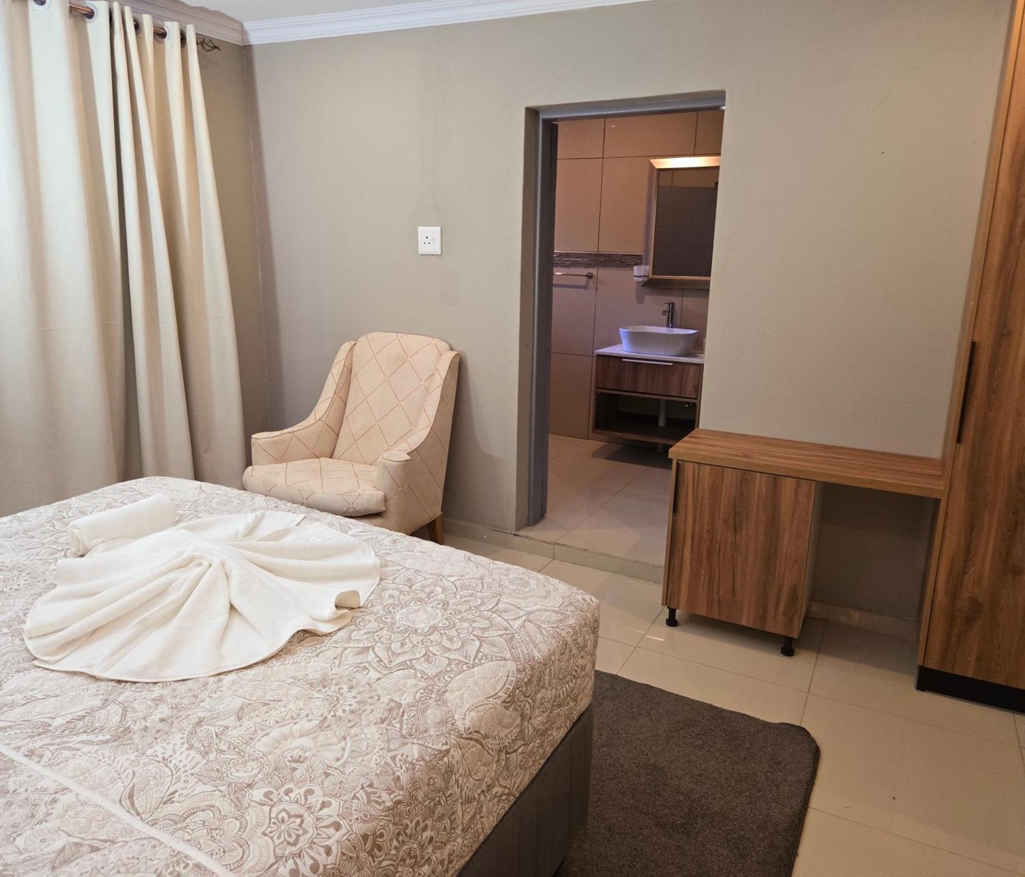 The Hide On Aston-sandton *