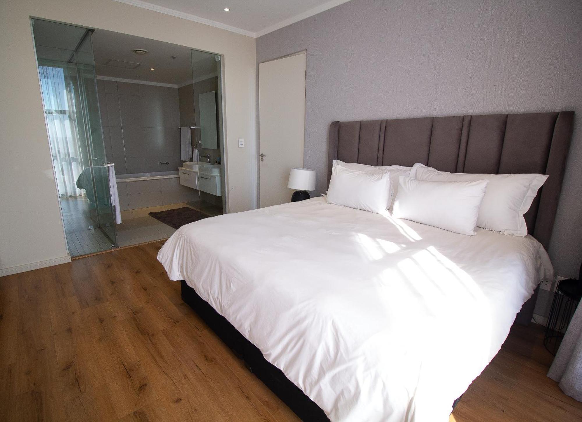 Sandton Smart Eighteen * Johannesburg