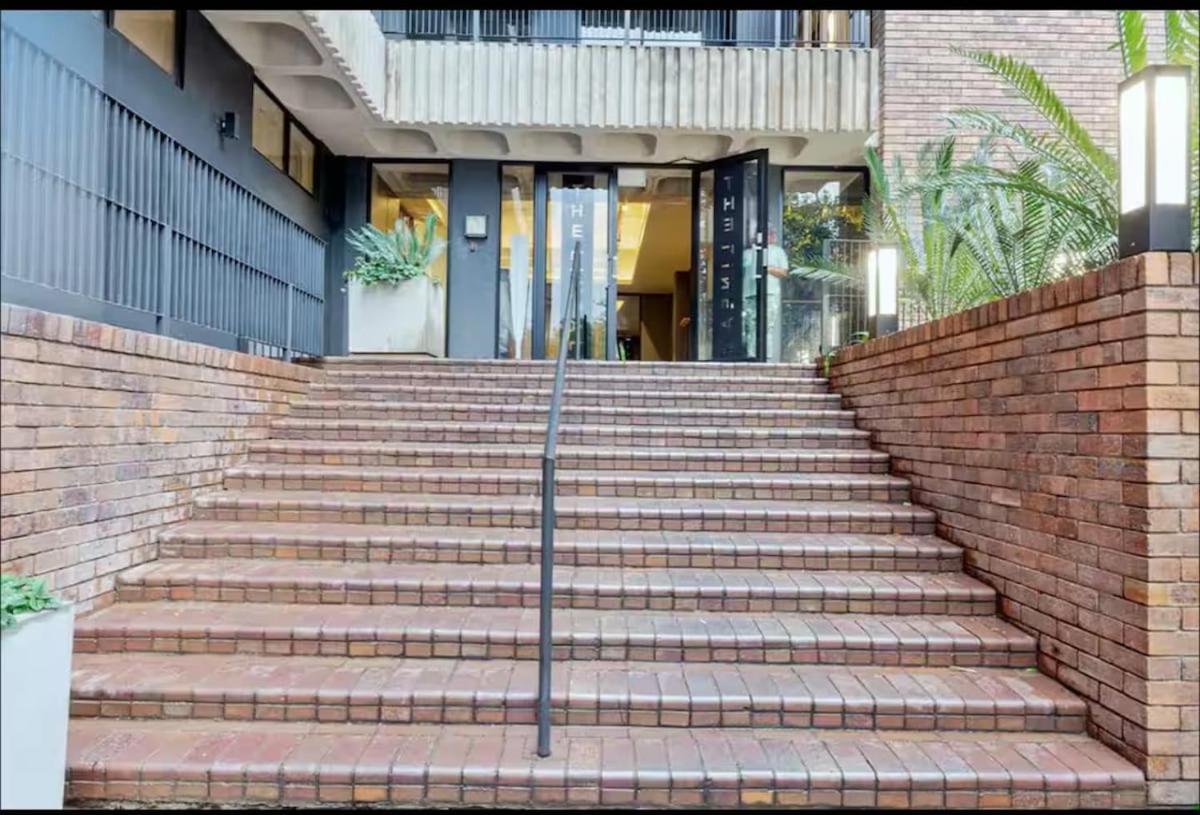 The Lineal Sandton Apartment *