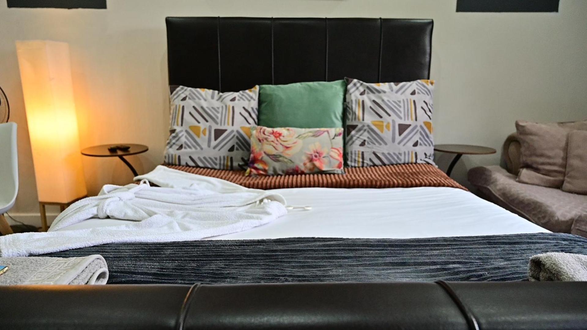 Sizanazo - Double Homestay *