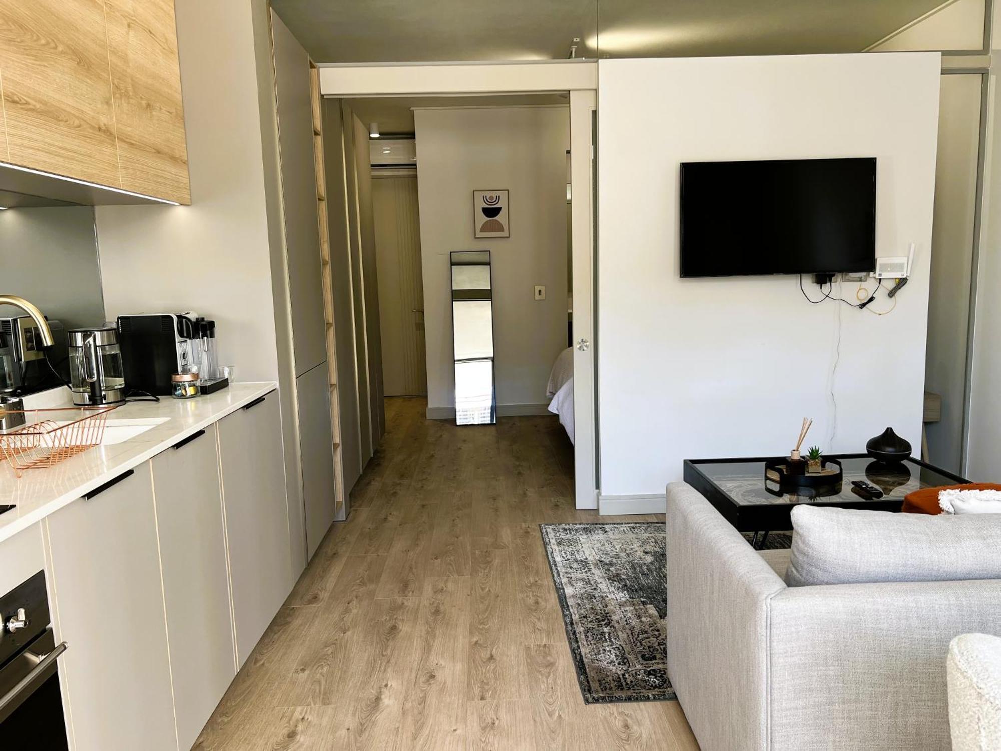 Urban Luxe Stay - 5 Min To Gautrain & Parking *