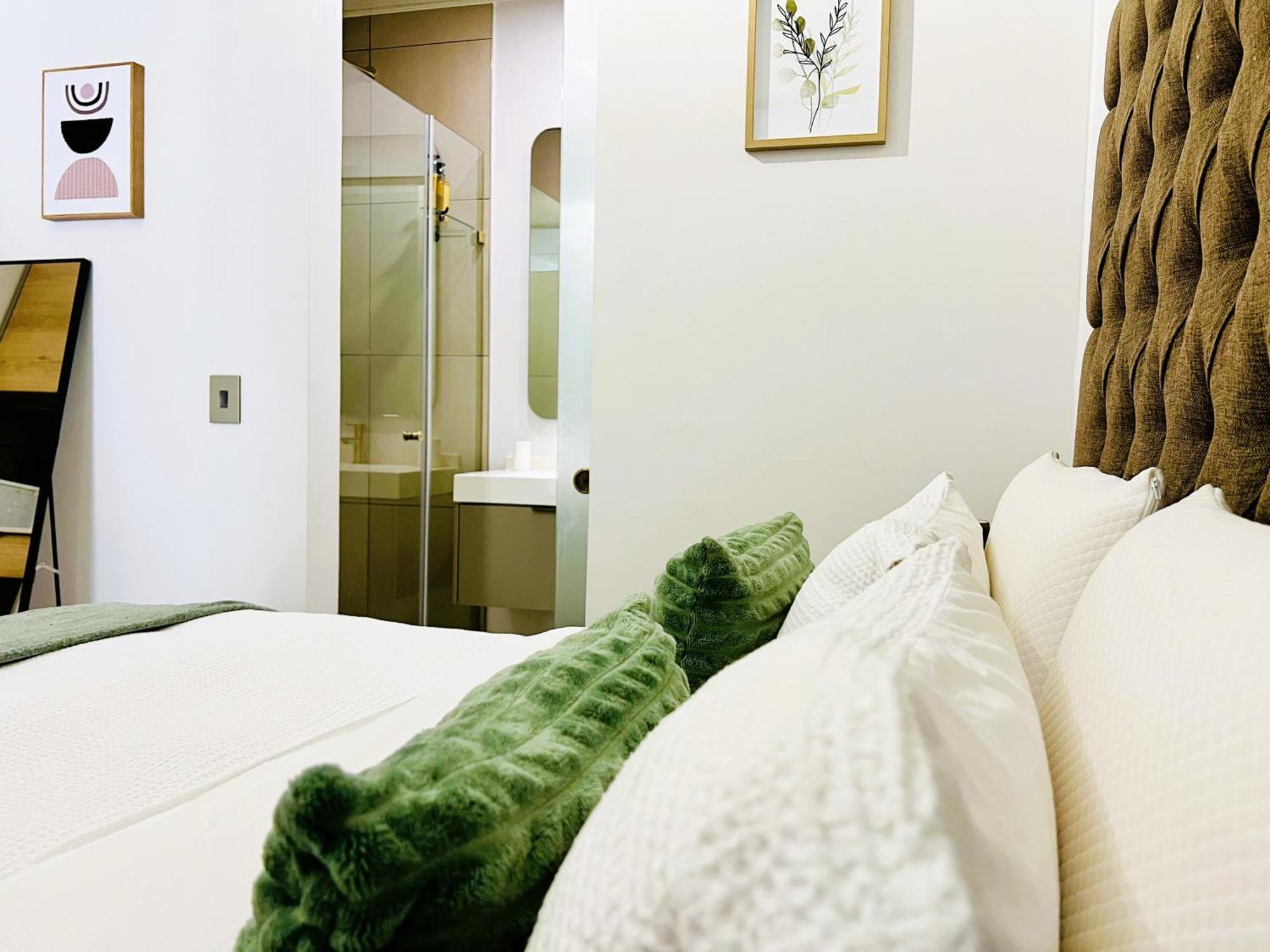 Urban Luxe Stay - 5 Min To Gautrain & Parking Apartment Johannesburg