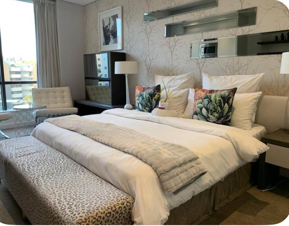 Apartment Dante's Sandton Skye *