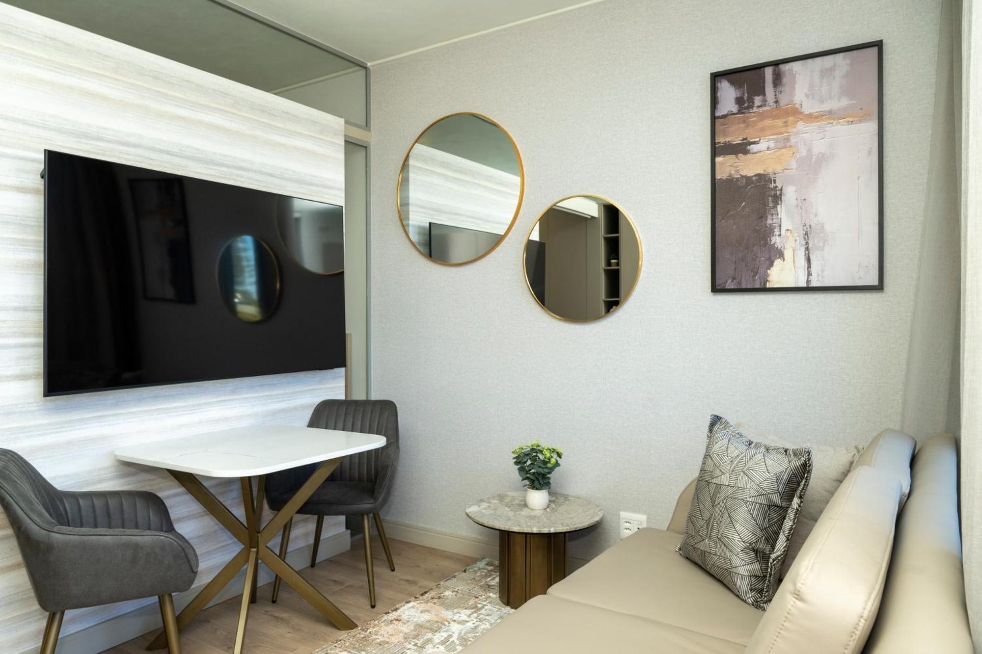 One Rosebank Executive * Johannesburg