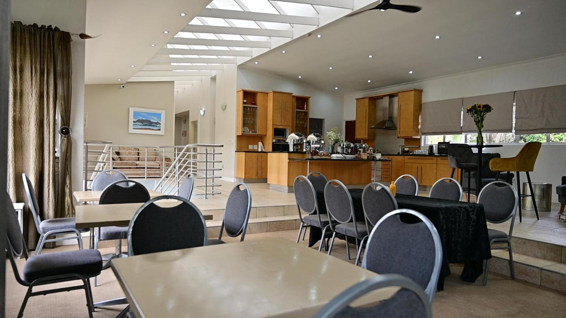 Sizanazo - In The Heart Of Northcliff Hill Homestay Johannesburg