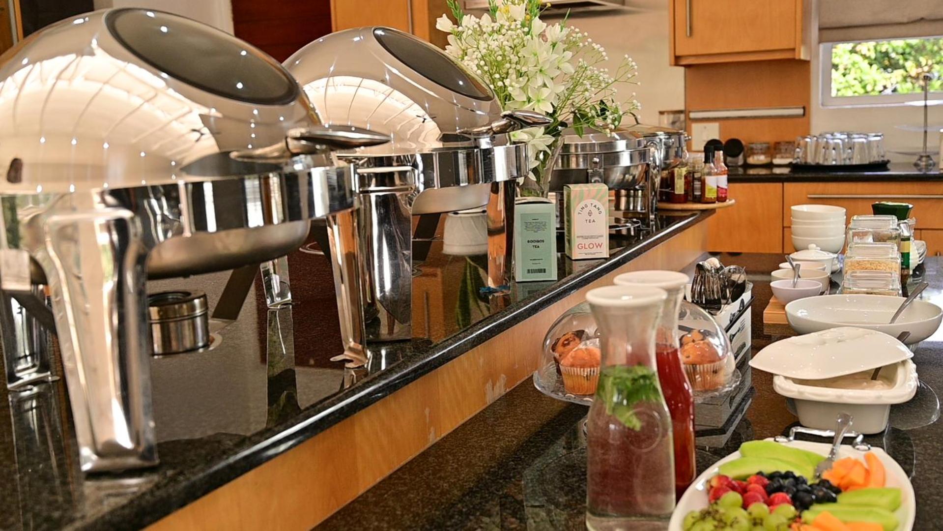 Homestay Sizanazo - In The Heart Of Northcliff Hill Johannesburg