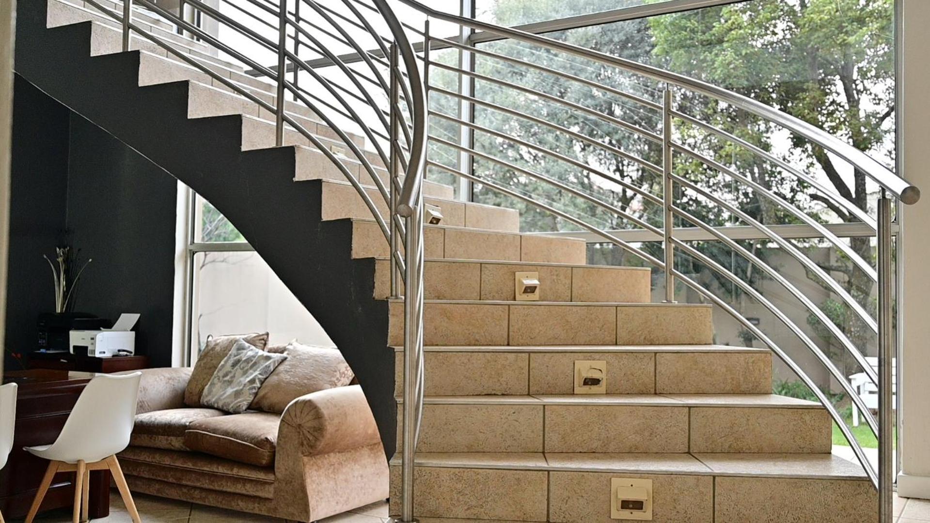 Sizanazo - In The Heart Of Northcliff Hill Homestay Johannesburg