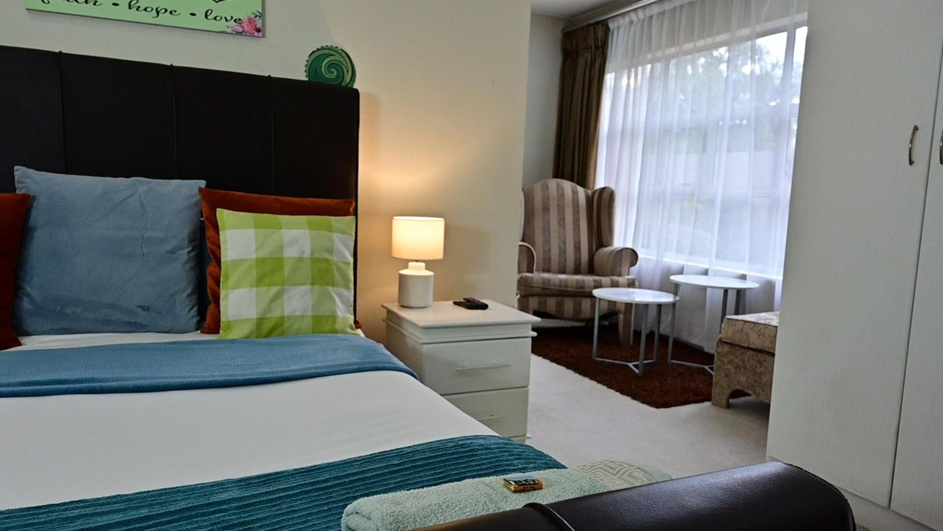 Homestay Sizanazo - In The Heart Of Northcliff Hill Johannesburg