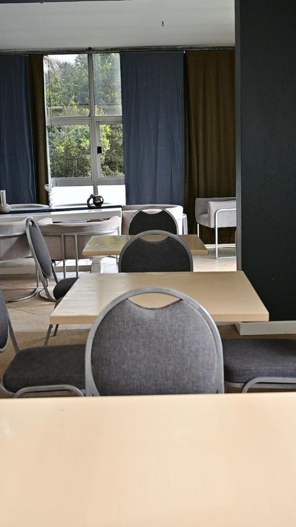 Sizanazo - Double Ở trọ Johannesburg