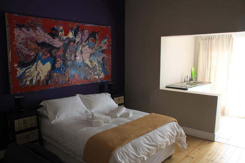 Guest house 10 Cadoza Bnb 2*