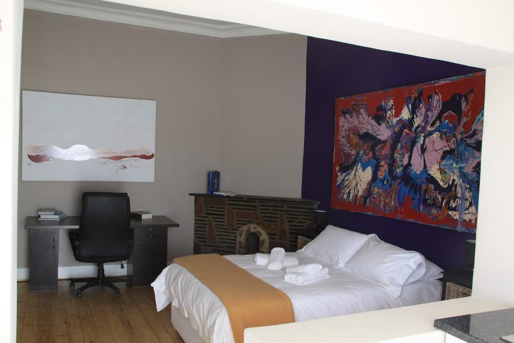 10 Cadoza Bnb Guest house