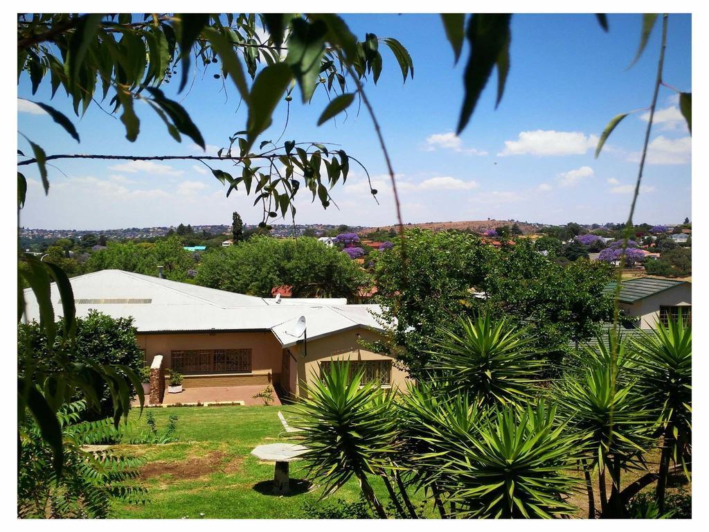 Suburbian Casa de hóspedes 3*