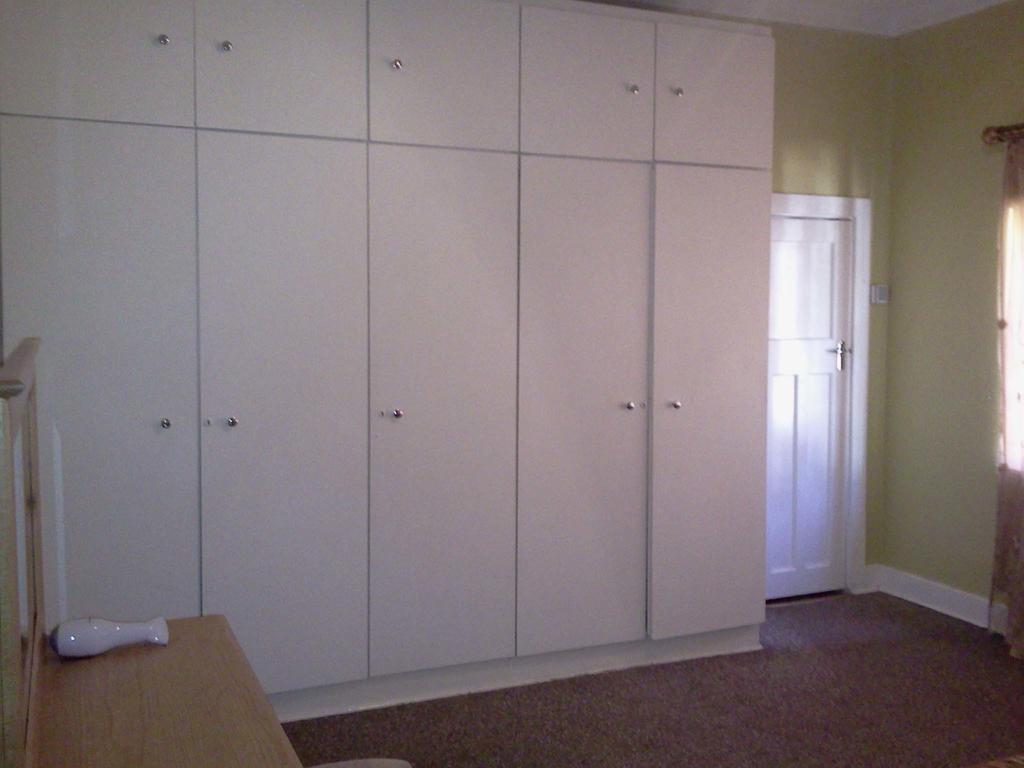 Nhà khách Suburbian 3*